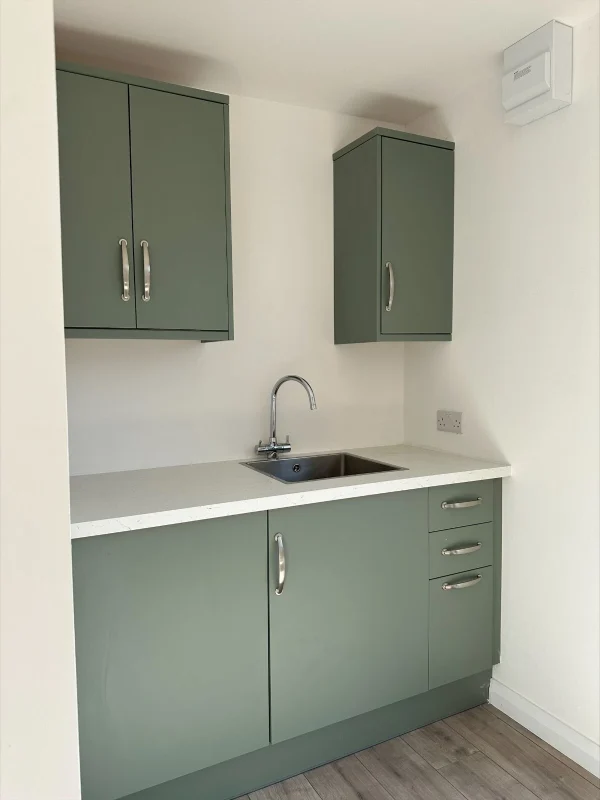 s-l1600-2-137 7.5 x 3m Office with kitchenette/WC
